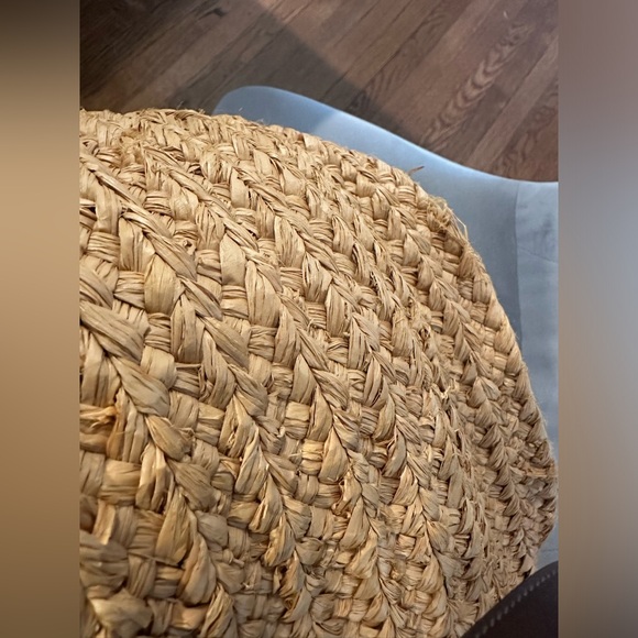 Saint Laurent Panier Medium Raffia Tote Bag with Leather Trim & Buckle - Picture 6 of 7